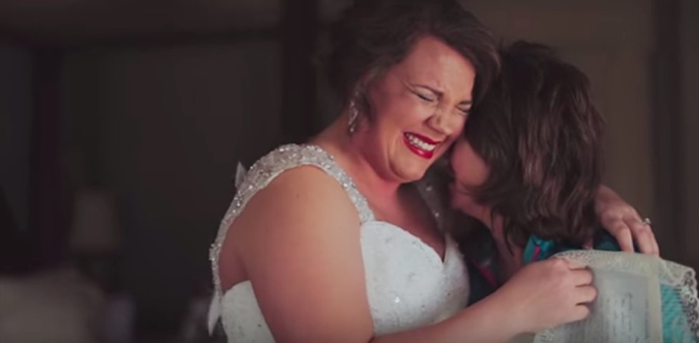 Bir Annenin Evlat Edindiği Kızına Bebekken Yazıp Düğün Günü Verdiği Duygusal Mektup