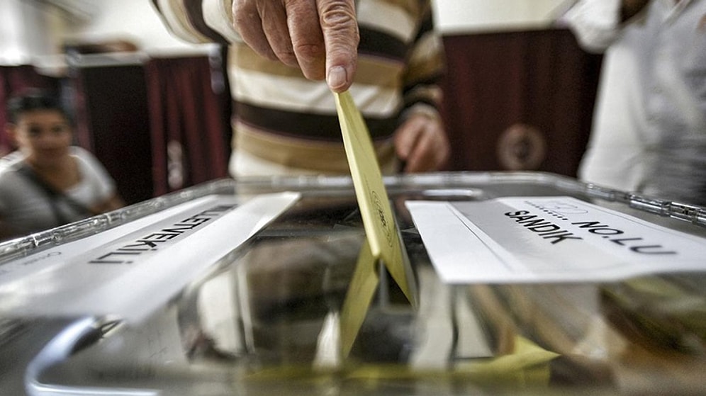 ‘Başkanlık Sistemini İçeren Anayasa Değişikliği İçin Sonbaharda Referandum Hedefleniyor’