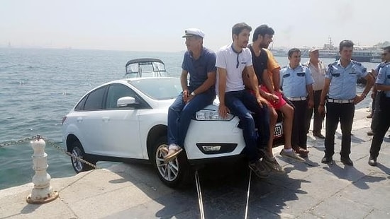 Denize Düşmek Üzere Olan Otomobile 'Türk Usulü' Kurtarma