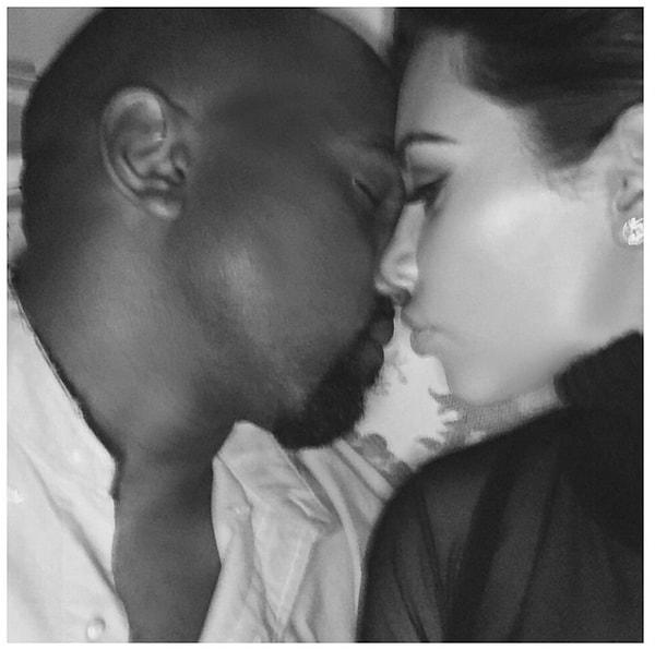Geçtiğimiz aylarda Kim Kardashian ve rapçi eşi Kanye West, iki yaşındaki kızları North'a kardeş getirmek istediklerini ve bunun için de günde yüzlerce kez seks yaptıklarını açıklamışlardı.