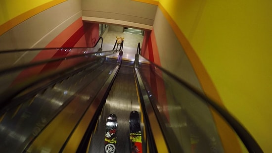 GoPro ile Yürüyen Merdivenlerden Kaymak