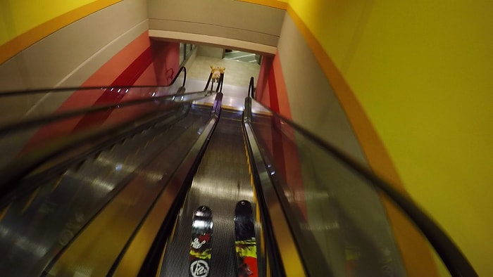 GoPro ile Yürüyen Merdivenlerden Kaymak