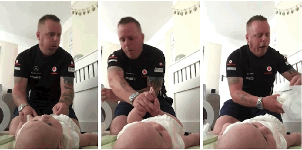 Отец превзошел самого себя, когда менял подгузники своему ребенку