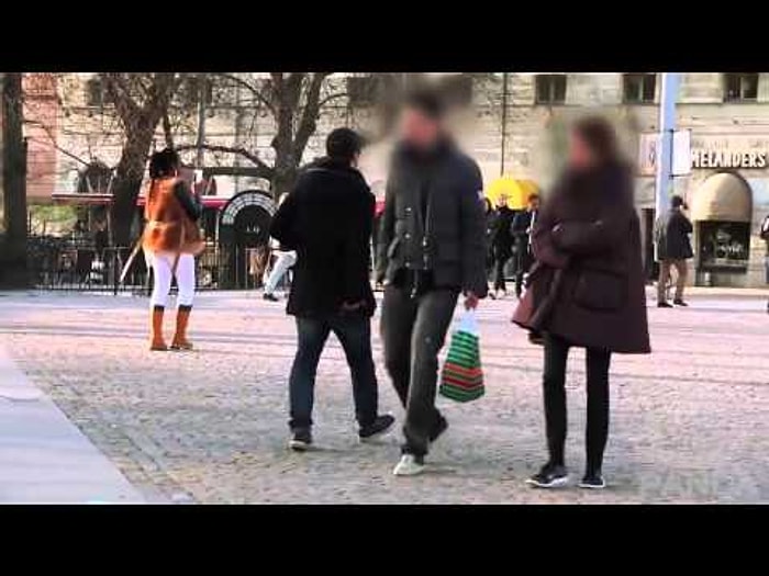 Başkasının Cüzdanını Alan Adama İnsanların Tepkisi | Sosyal Deney İçerir