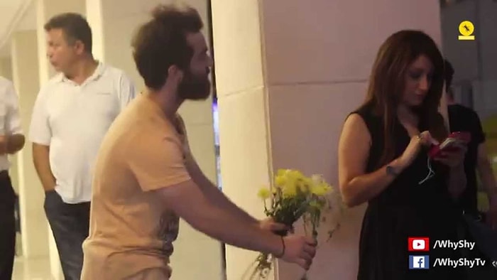 Sebepsizce İnsanları Mutlu Etmeye Çalışmak | WhyShy