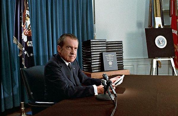 23. Başkan Nixon "Ben sahtekar değilim" dediği zaman Disneyland'deydi.
