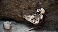 4000 Yıl Önce Birbirlerine Sarılmış Bir Şekilde Ölen Anne ve Çocuğun Bulunan İskeletleri