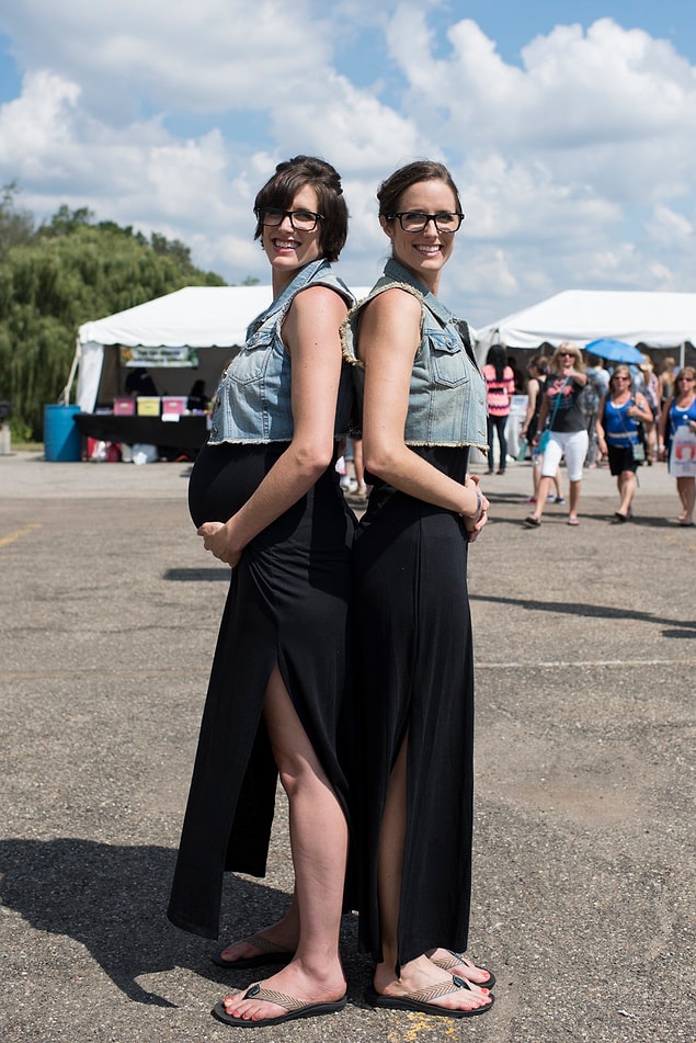 3. Julie ve Lisa York, 31