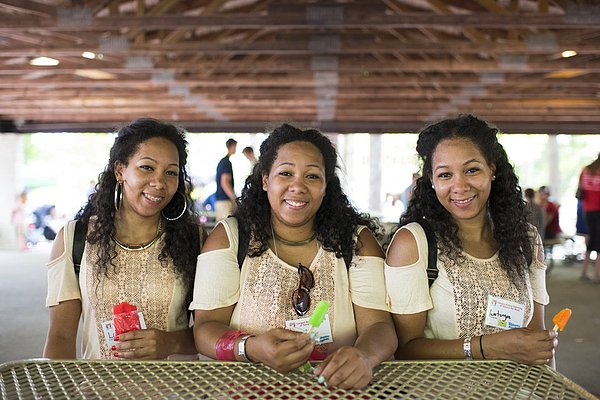 6. Detroit'ten gelen üçüzler; Latrina, Latasha ve Latoya Thompson, 25