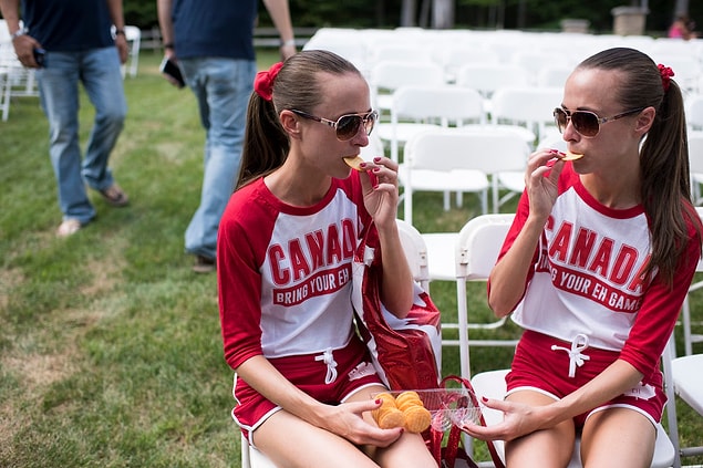 14. Allison ve Lauren Knight, 32