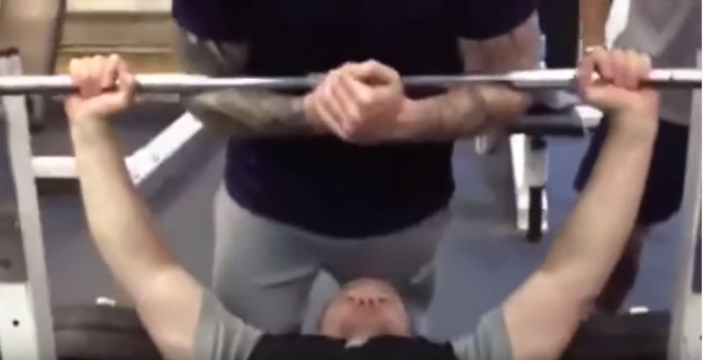 Halter Kaldıramayan Adama Thug Life'lı İşkence