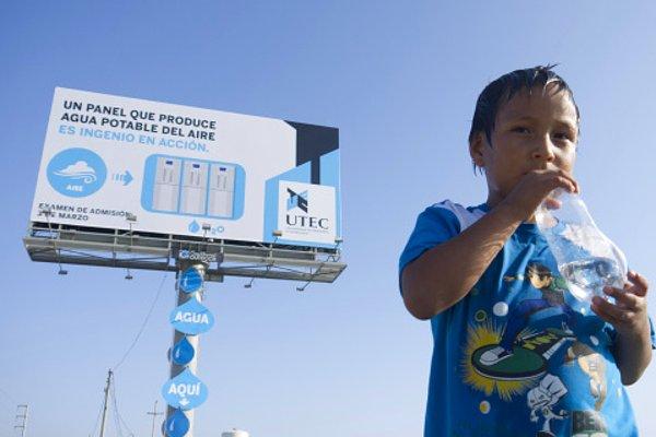 7. Peru'da havadan temiz su üretebilen bir billboard var.