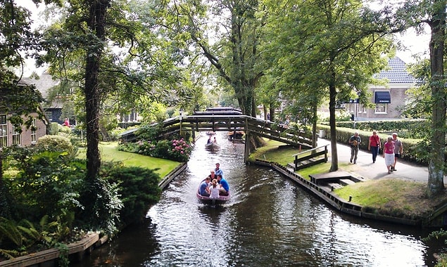 4. Giethoorn, Netherlands