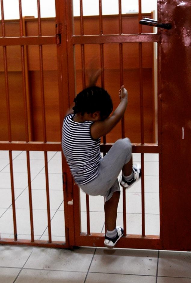 The first move of the campaign ' There are children inside' is to enhance physical conditions of kindergartens in prisons.