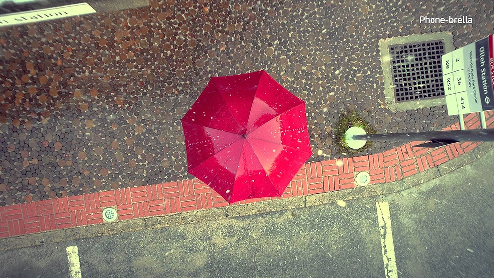 Telefon Bağımlıları İçin Geliştirilmiş Şemsiye | Phone-Brella