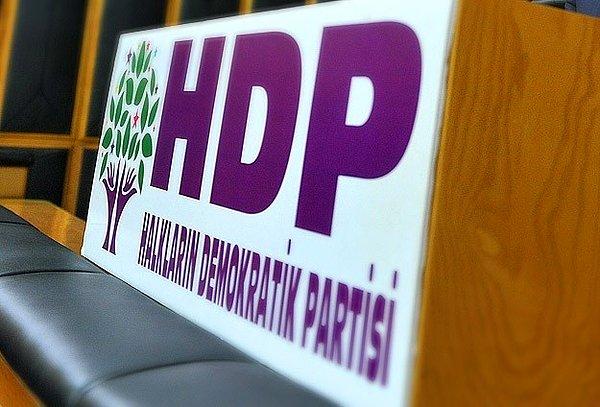 8- HDP, 7 Haziran'da tarihinin en büyük siyasi başarısını kazanmışken... 7 Haziran gününün hemen ertesinde... PKK hangi karanlık odakların dürtüklemesiyle silaha sarıldı? Bize izah etsin.