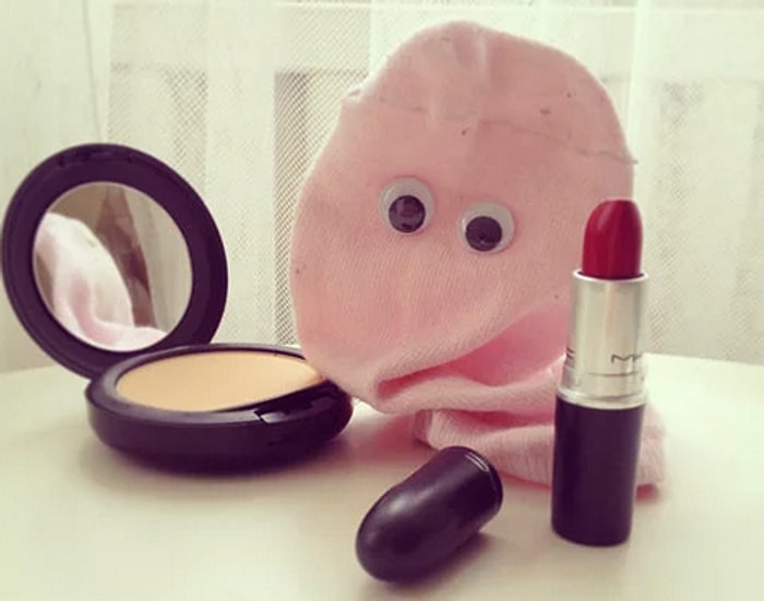 İnternette Kendilerine Eş Arayan Teki Kaybolmuş 13 Yalnız Çorap