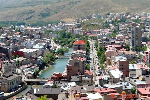 1. Bayburt, Yozgat ya da Bilecik belediye başkanlığı/valiliği.