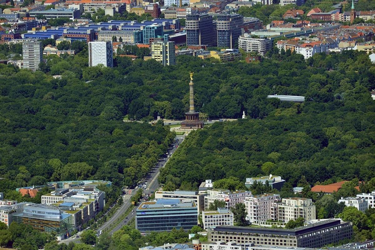 Das ist berlin. Тиргартен в Берлине. Парк большой Тиргартен. Der Tiergarten Тиргартен в Берлине. Дворец Бельвю Берлин.