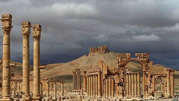 9. IŞİD Palmyra Antik Kentindeki Tapınağı 'Havaya Uçurdu'