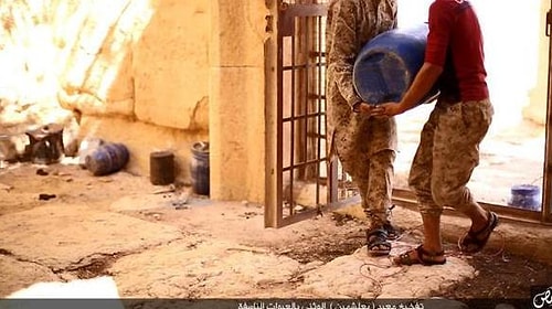 IŞİD, Palmyra'daki Tapınağın Yıkılma Anını Yayınladı