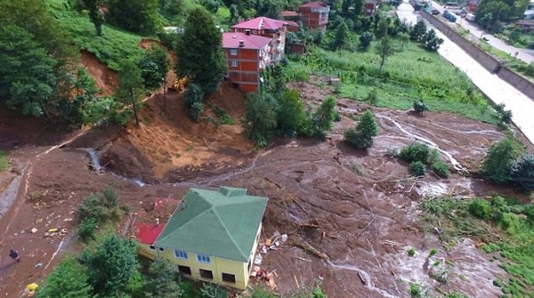 5- Derelerin birçoğunun 2.-2.5 metre daraltılması, sel ve heyelanı tetikledi.