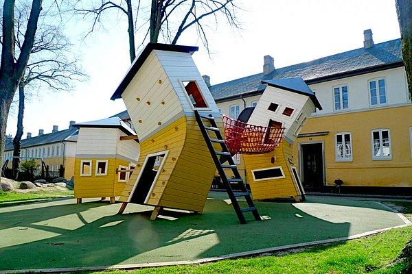 12. Bu da MONSTRUM'un Danimarka'nın  Kopenhag kentinde oyun alanının etrafındaki evlerden esinlenerek ortaya koyduğu tasarımlardan biri.