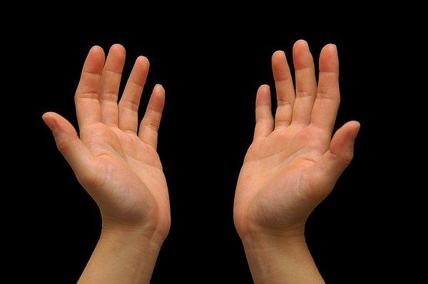 14. Ellerinizle çok samimi bir ilişki kurarsınız.