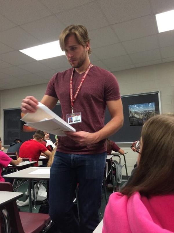 10. "Оценки по контрольной совсем меня не радуют".