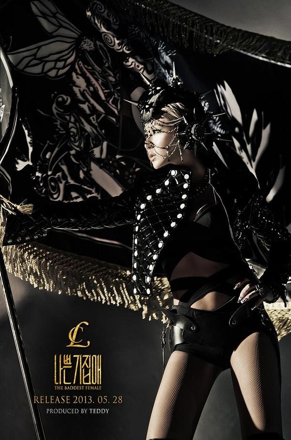 2013 yılında çıkardığı solo parçası olan  "The Baddest Female-나쁜 기집애 (Nappeun Gizibe)" Kore müzik listelerinde haftalarca 1 numarada kalarak "all-kill" yaptı ve şarkı iTunes'da yayınlandıktan 3 saat sonra dünya çapında 75. sıraya çıktı.