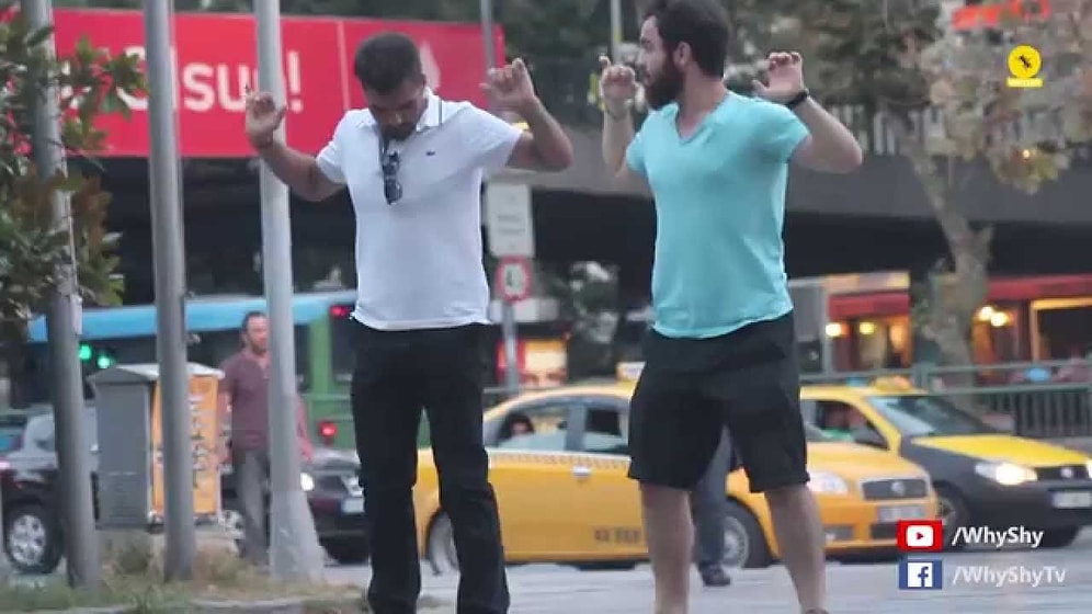Sokakta Önüne Çıkan İnsanlardan Alakasız Bir Şekilde Tavsiye İstemek | WhyShy