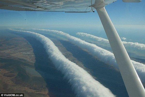 3. Avustralya'daki bu tüp bulutlar.