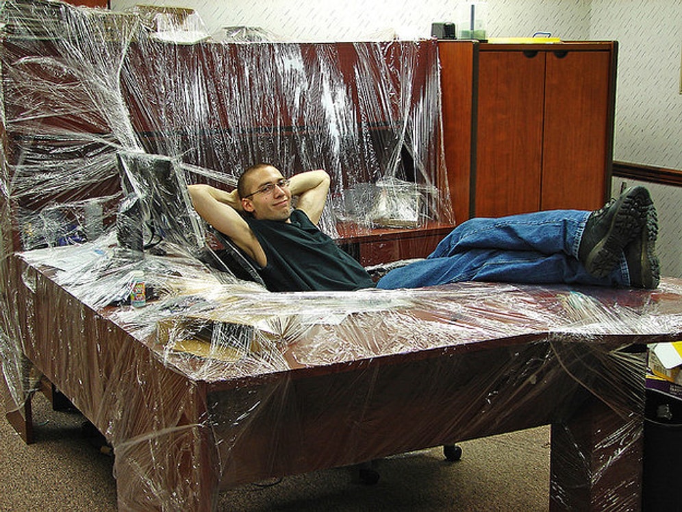 Komik Olmaktan Çıkıp Sinir Bozucu Bir Hal Almış Olan 23 Ofis Şakası