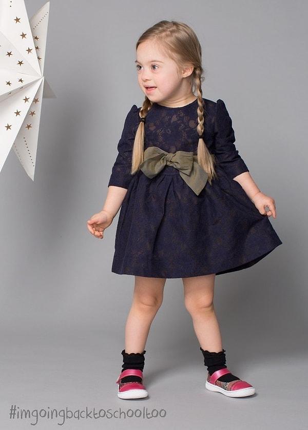 Cora bir ayakkabı markası olan Livie & Luca’s için modellik yaptı.