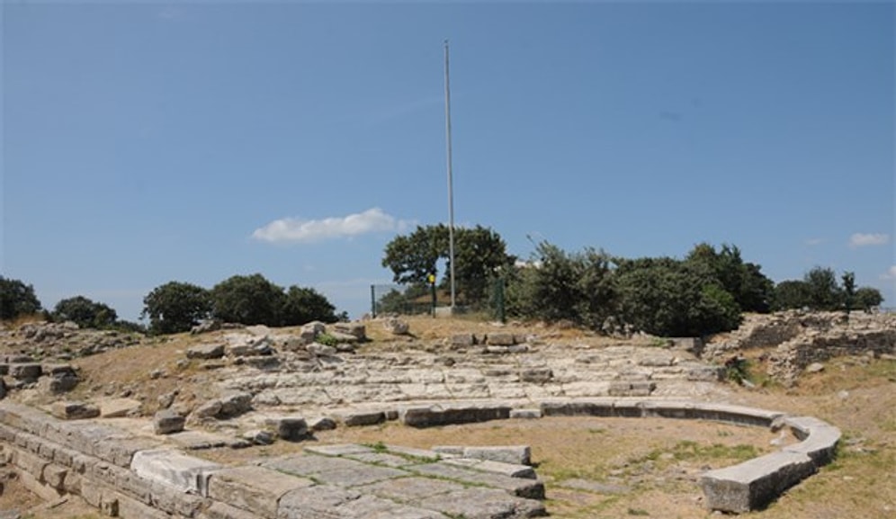 Kültür Bakanlığı Truva'nın Ortasına Paratoner Dikti