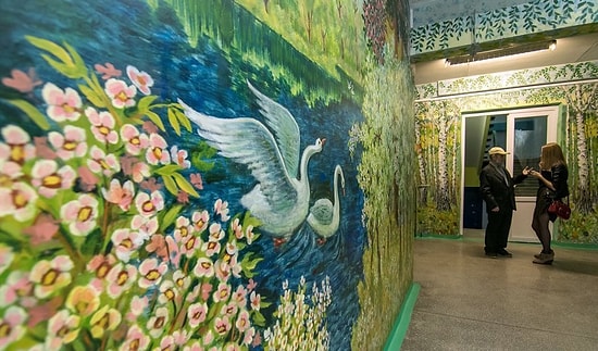 Okul Duvarlarını Masala Çeviren Kapıcı 14 Etkileyici Resim