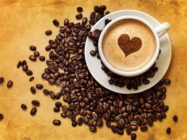 9. Bir fincan kahve vücuttaki kan akışını önemli derecede arttırmaktadır.