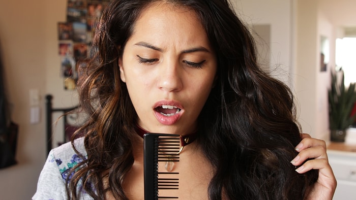 Sadece Kalın Telli Saça Sahip Olan Kızların Anlayabileceği Sorunlar