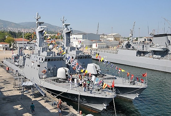 Askeri Gemiler Halkın Ziyaretine Açıldı