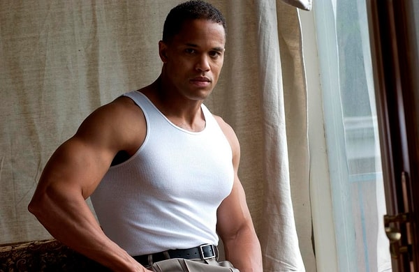 17. Кит Гамильтон Кобб