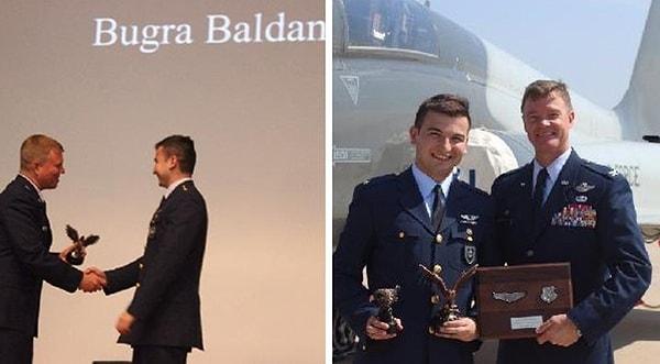 14 Ağustos 2015 tarihinde ise Laughlin Hava Üssü'nde gerçekleşen törende, Baldan üç dalda birinci olarak tüm ödüllerin sahibi oldu.