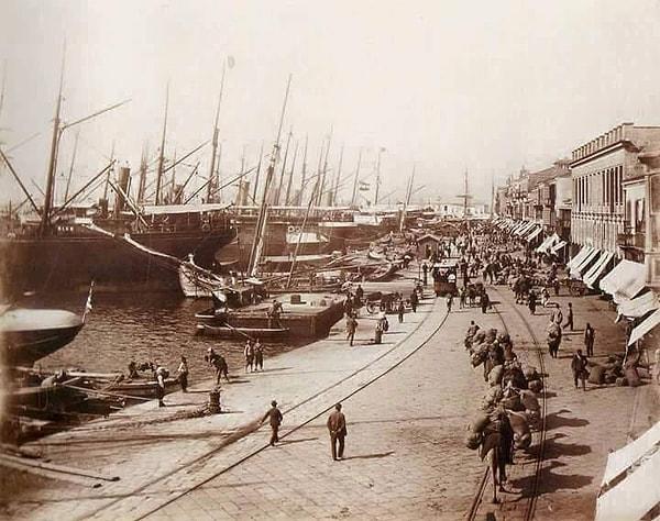 2. Türk - Yunan savaşı sonrası geri alınan İzmir'den bir görüntü.