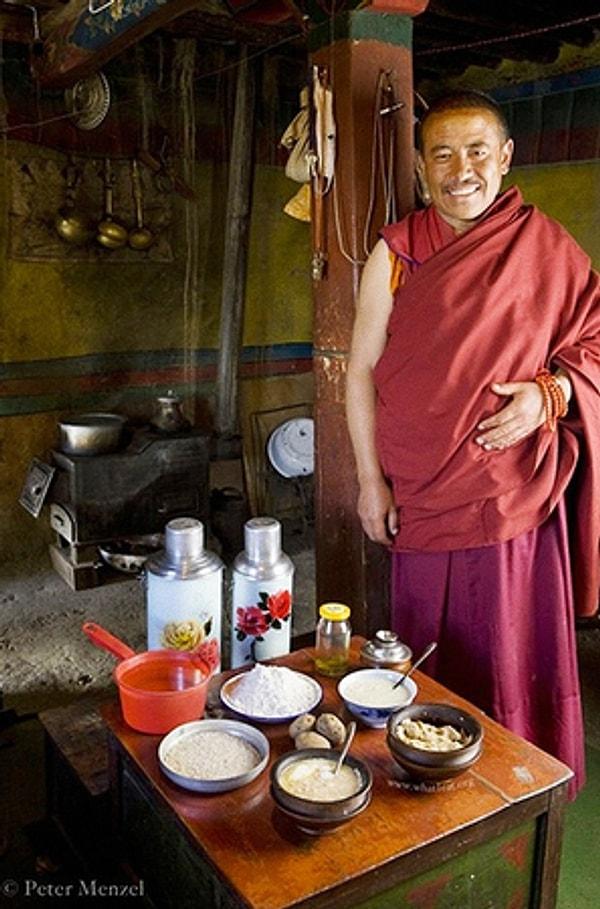 6. Tibetli bir rahip