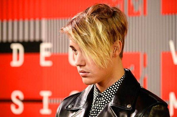 İşte Justin Bieber'in yeni saç şekli bu.