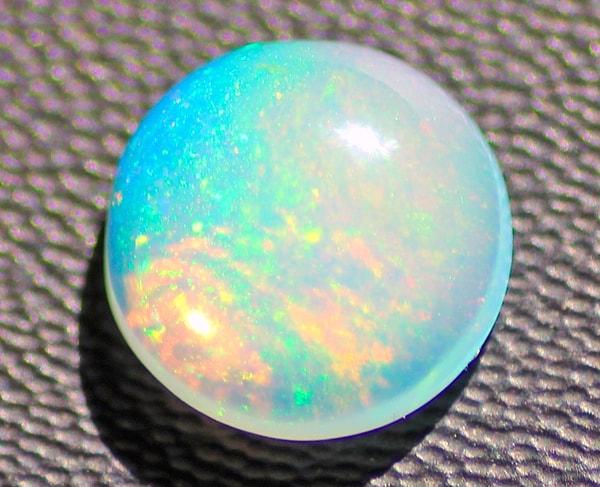 Bu modaya ilham veren şey ise Opal Taş!
