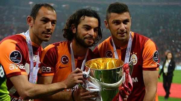 5. Bu sezonun ardından Trabzonspor düşüşe geçse de seyreden iki sezon yine Trabzonspor'un etkisiyle geçti. Trabzonspor'dan transfer ettiği Burak Yılmaz, Selçuk İnan, Umut Bulut, Ceyhun Gülselam gibi oyuncularla ligi domine eden Galatasaray, iki sezon üst üste şampiyon olmuştu.