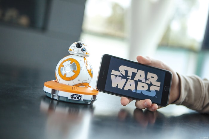 Sevdiklerinize Hediye Olarak Alabileceğiniz En Havalı Oyuncak: BB-8 Robotu