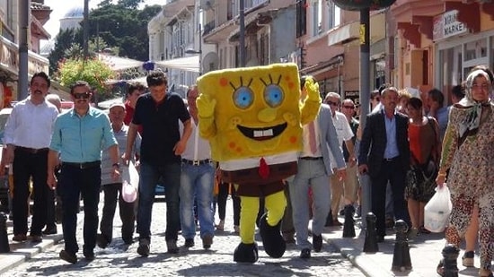 Sünger Bob Kendi Kalesinde!