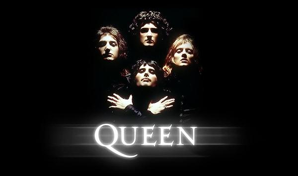15. Mercury'nin vokalistliğini yaptığı Queen, dünya çapında 300 milyon üzerinde albüm satmıştır. Genellikle Beatles'tan sonraki en büyük rock topluluğu olarak anılır.