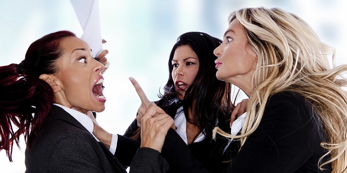 Çevrelerine Kayıtsız Kalan İnsanlar İçin 14 Nezaket Kuralı Önerisi